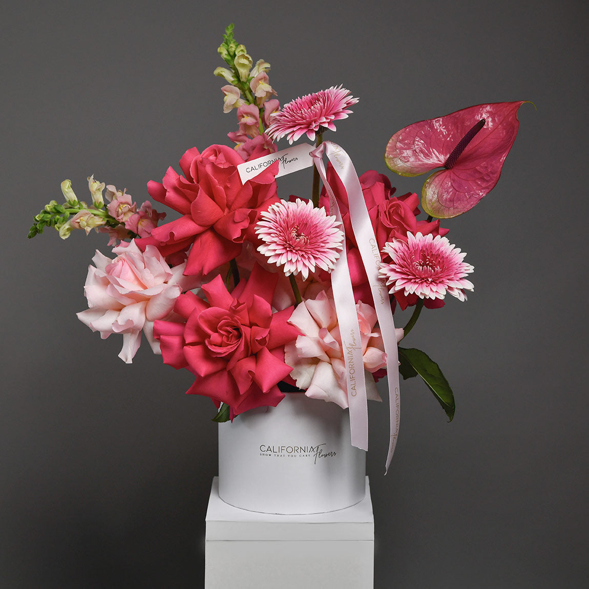 Aranjament floral in cutie cu gerbera si trandafiri speciali multicolori, 3, Californiaflowers.ro