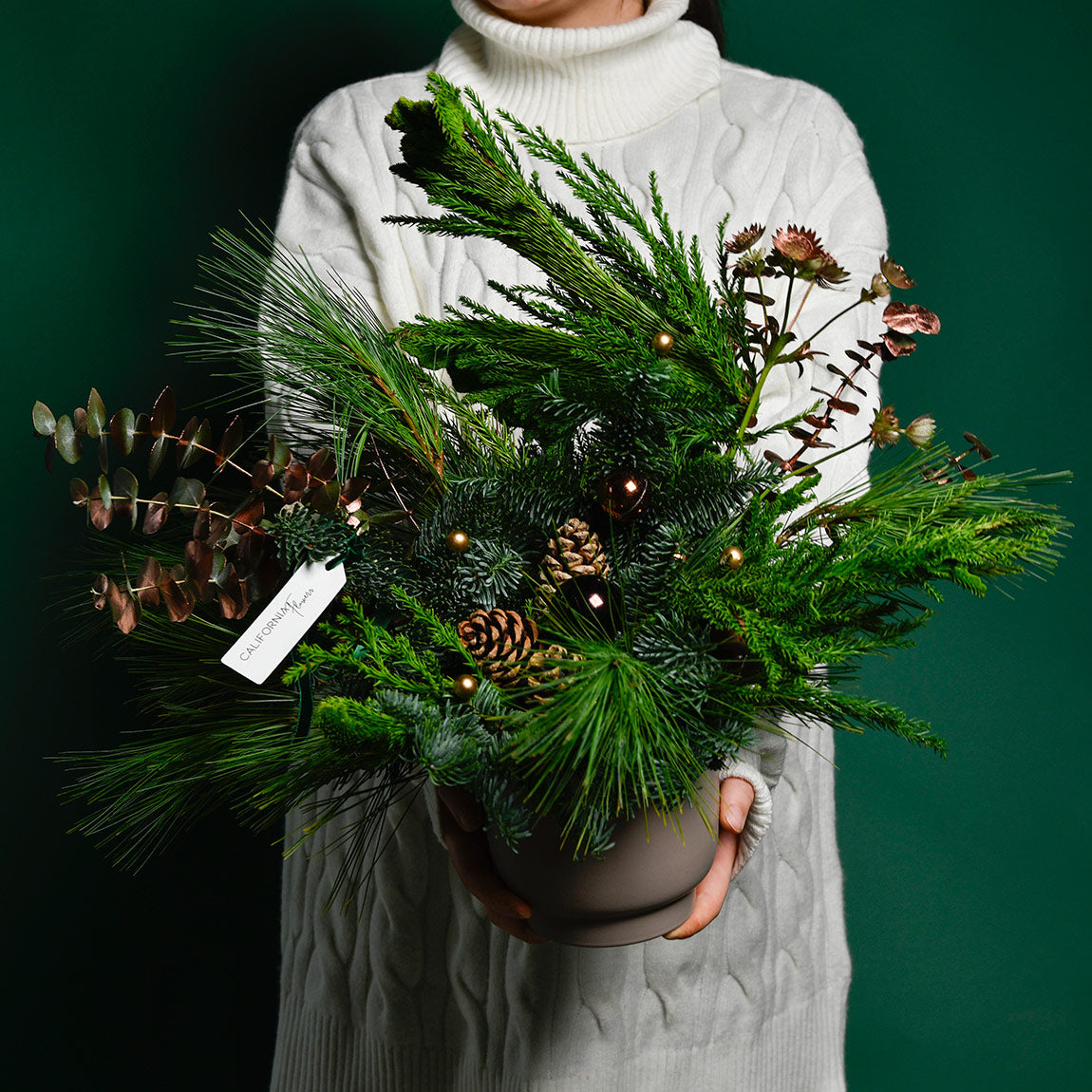 Aranjament de Craciun bronz, 3, Californiaflowers.ro