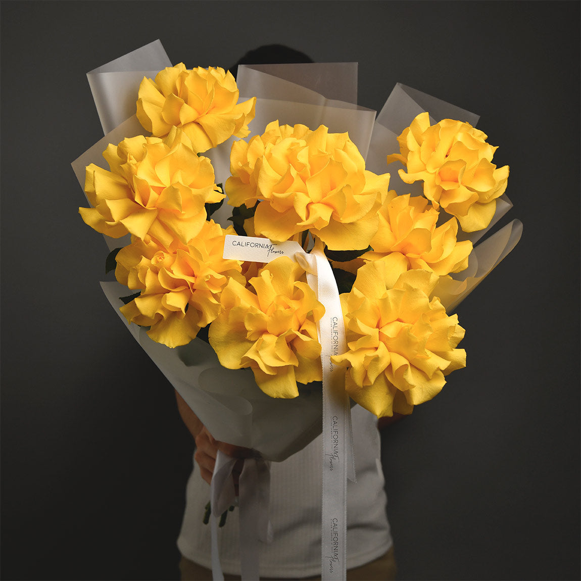Flori de Sf. Maria - California Flowers, Buchet 11 trandafiri speciali galbeni, Californiaflowers.ro