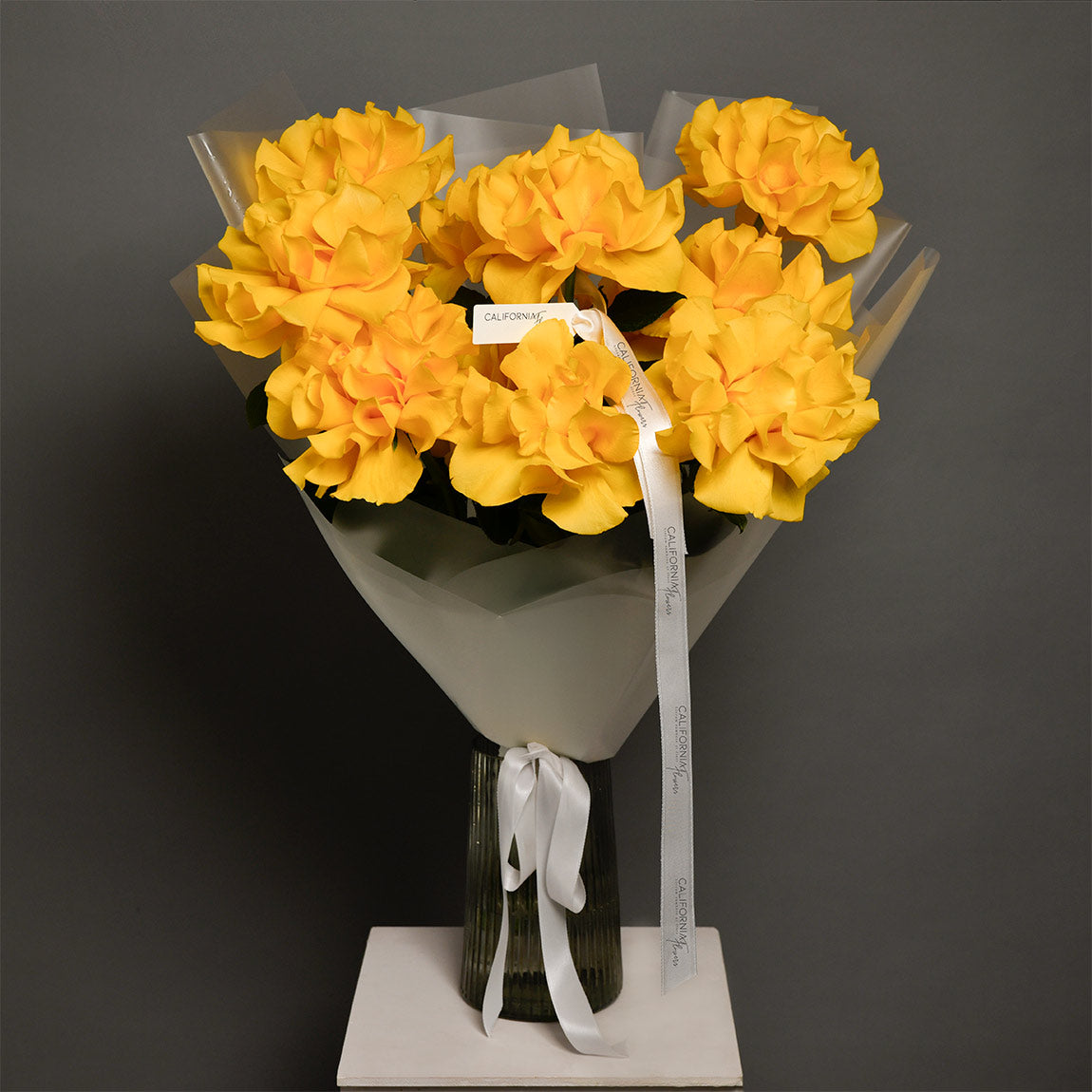 Buchet 11 trandafiri speciali galbeni, 3, Californiaflowers.ro