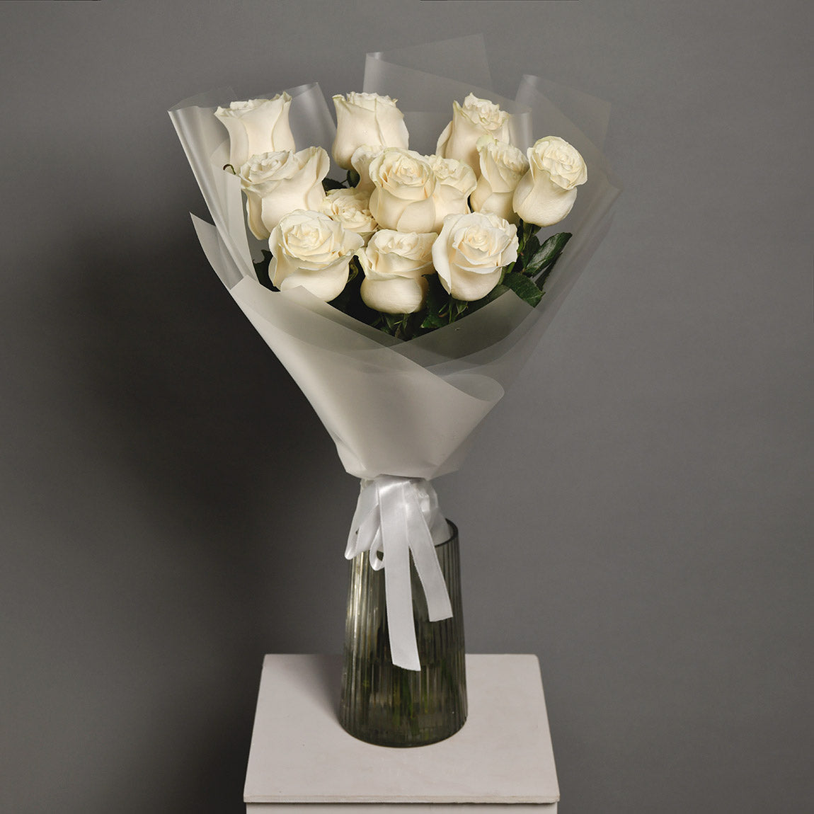 Buchet 15 trandafiri albi, 3, Californiaflowers.ro