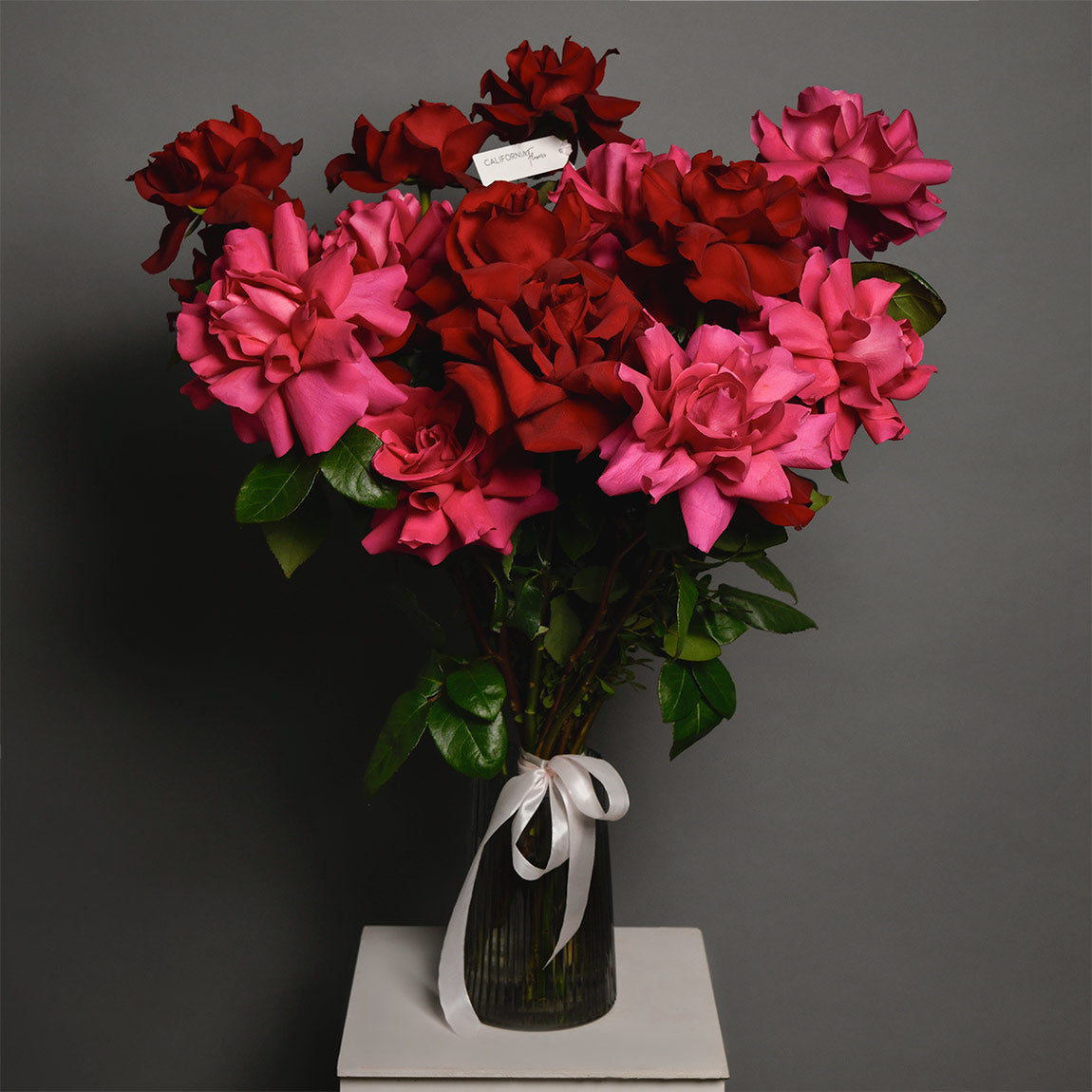 Buchet 19 trandafiri speciali rosii si pink, 3, Californiaflowers.ro