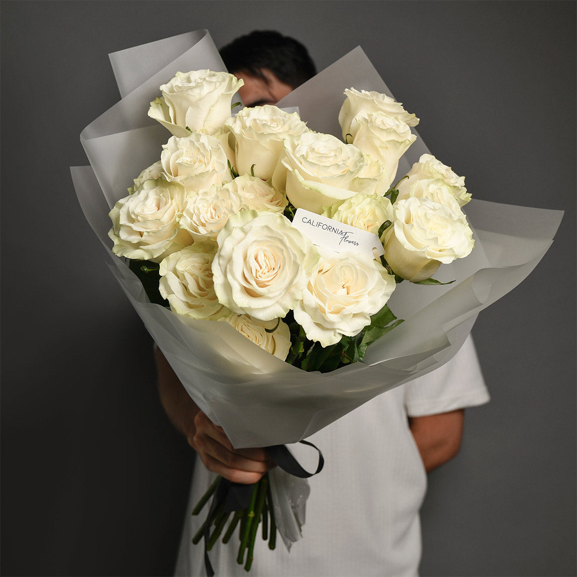 Clasic Collection, Buchet 23 trandafiri albi, Californiaflowers.ro