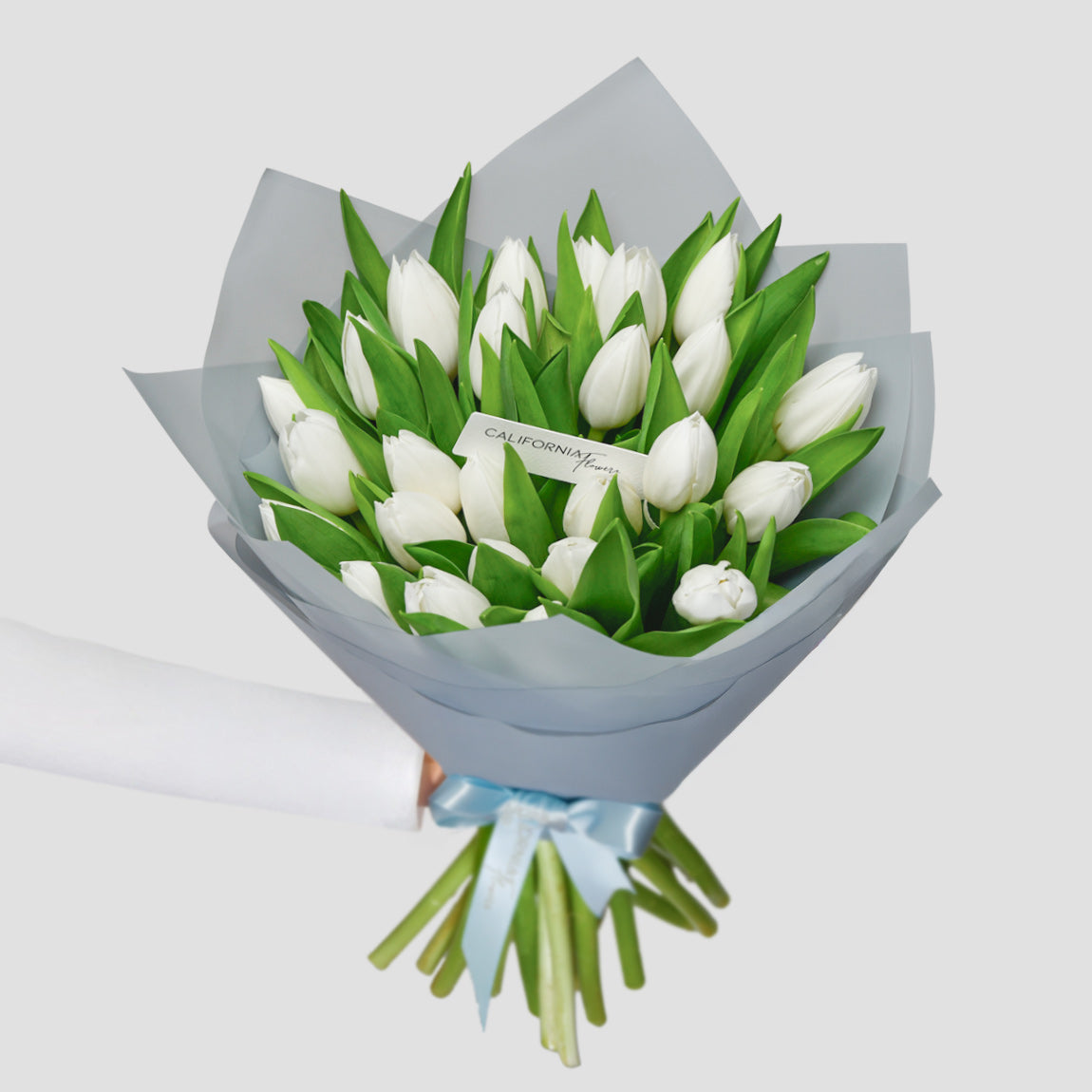 Livrare Flori Câțcău, Buchet 25 lalele albe, Californiaflowers.ro