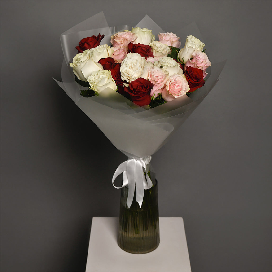 Buchet 25 trandafiri multicolori, 3, Californiaflowers.ro