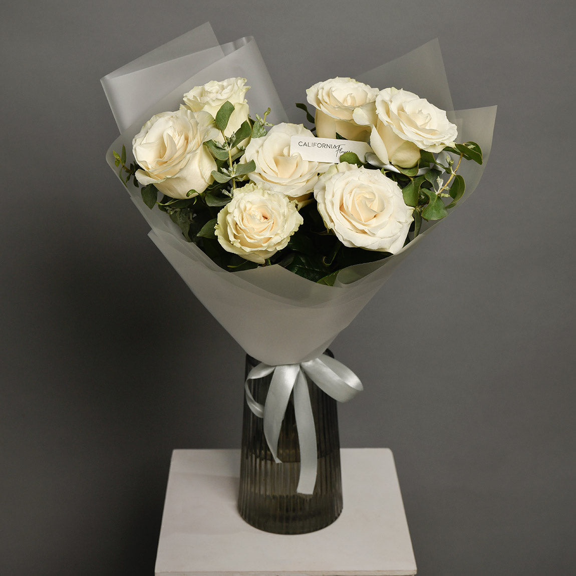 Buchet 7 trandafiri albi, 3, Californiaflowers.ro
