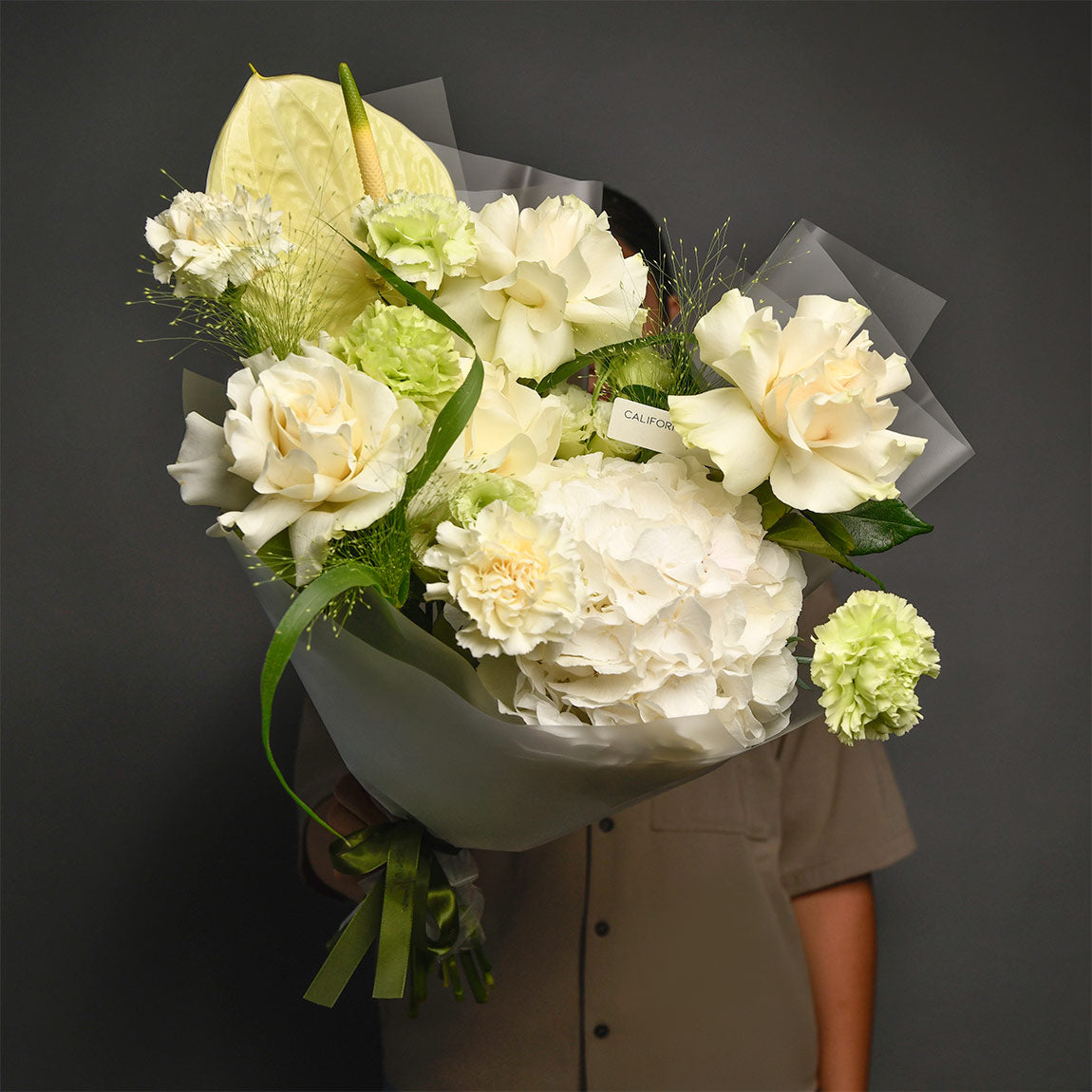 Buchete de flori - California Flowers, Buchet anthurium alb, hortensie si trandafiri, Californiaflowers.ro