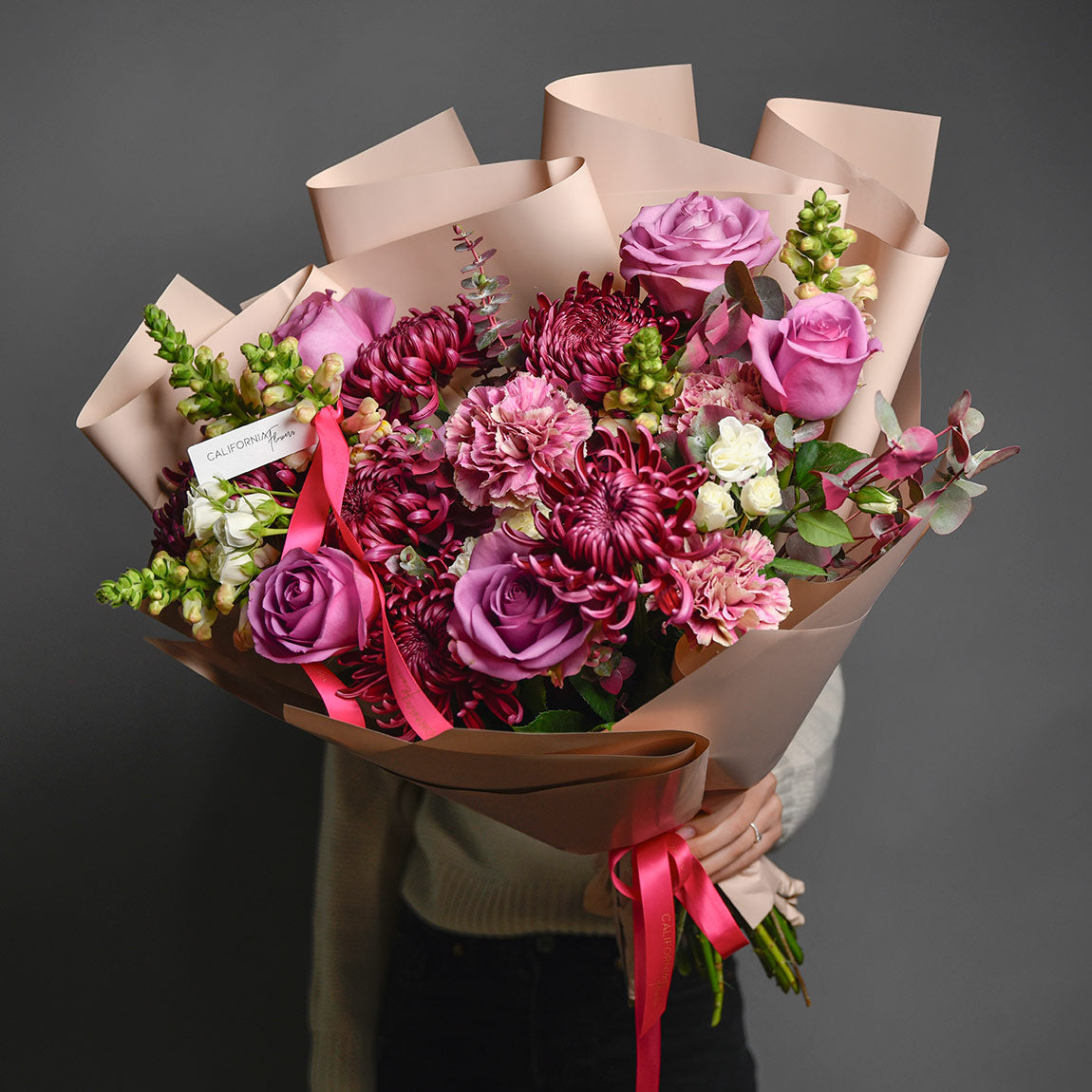 Buchet crizanteme si trandafiri lila, 4, Californiaflowers.ro