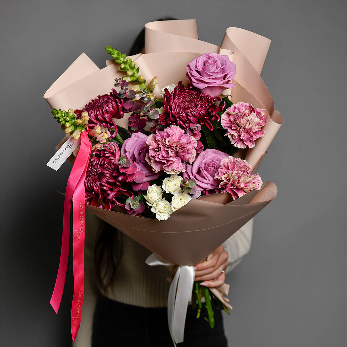 Buchet crizanteme si trandafiri lila, 6, Californiaflowers.ro