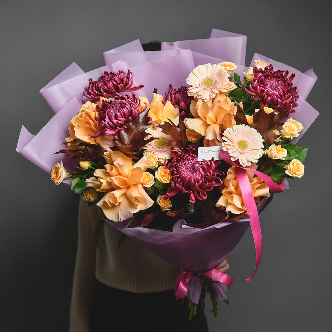 Buchet crizanteme si trandafiri somon, 10, Californiaflowers.ro