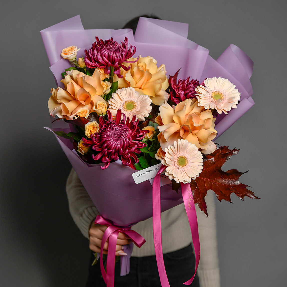 Buchet crizanteme si trandafiri somon, 6, Californiaflowers.ro