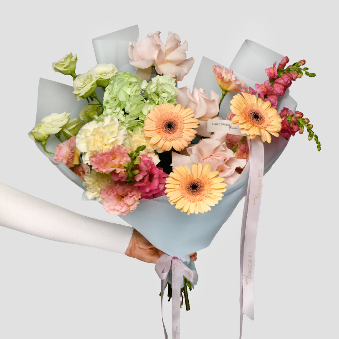 Livrare flori Bucuresti - California Flowers, Buchet hortensie, gerbera si trandafiri speciali, Californiaflowers.ro