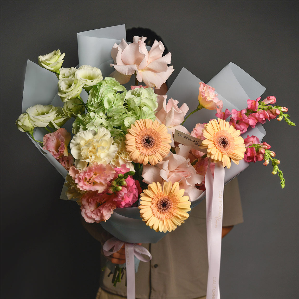 Livrare flori Bucuresti - California Flowers, Buchet hortensie, gerbera si trandafiri speciali, Californiaflowers.ro