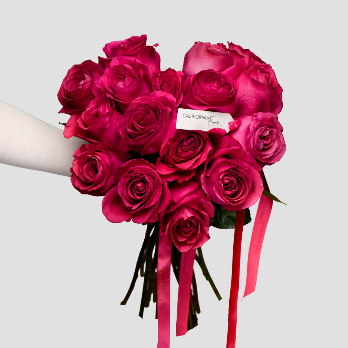 Flori de 8 Martie - California Flowers, Buchet inima trandafiri Pink, Californiaflowers.ro
