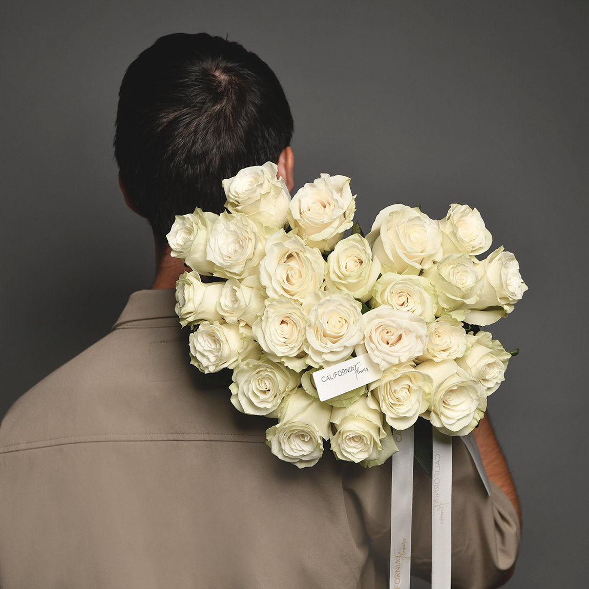 Flori de Valentine's Day - California Flowers, Buchet inima trandafiri albi, Californiaflowers.ro
