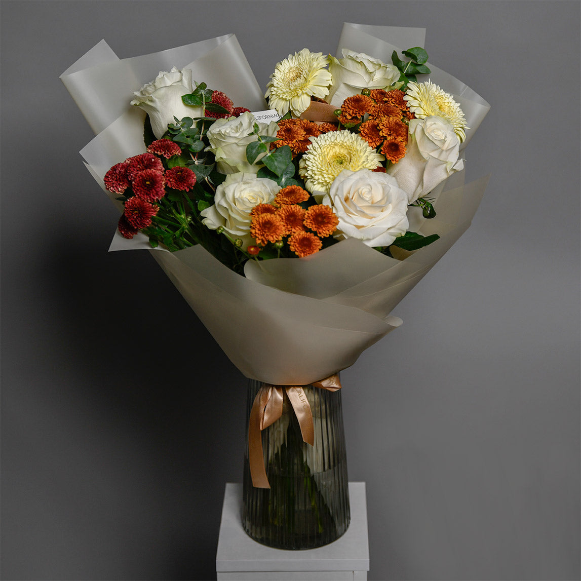 Buchet santini si trandafiri albi, 7, Californiaflowers.ro