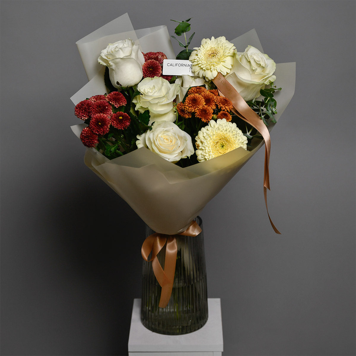 Buchet santini si trandafiri albi, 9, Californiaflowers.ro