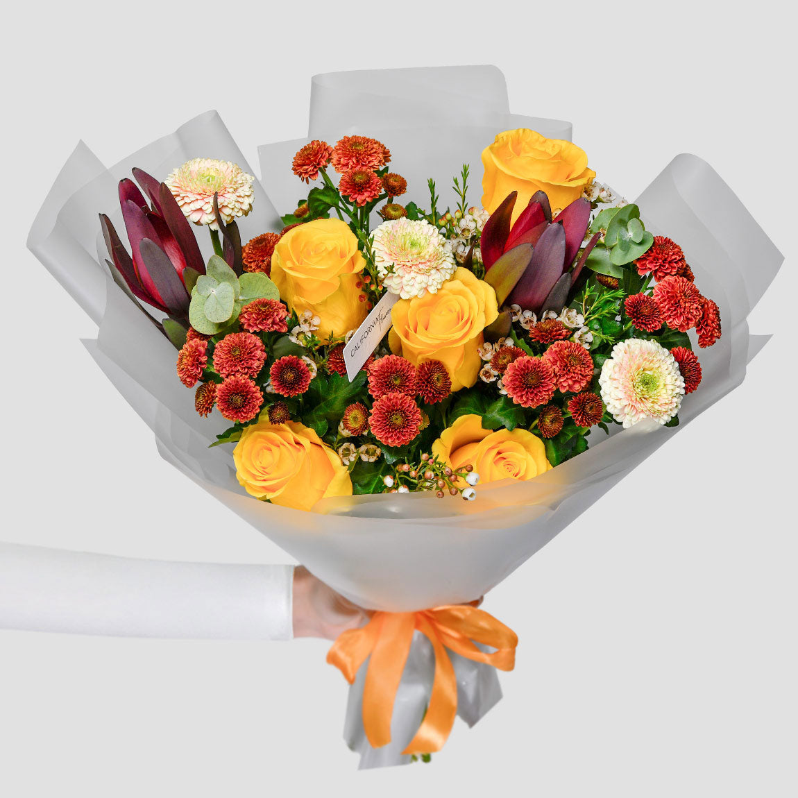 Florarie online - California Flowers ✅, Buchet trandafiri galbeni si santini, Californiaflowers.ro