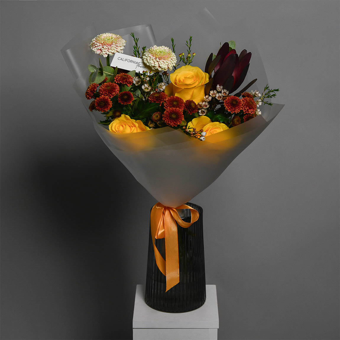 Buchet trandafiri galbeni si santini, 9, Californiaflowers.ro