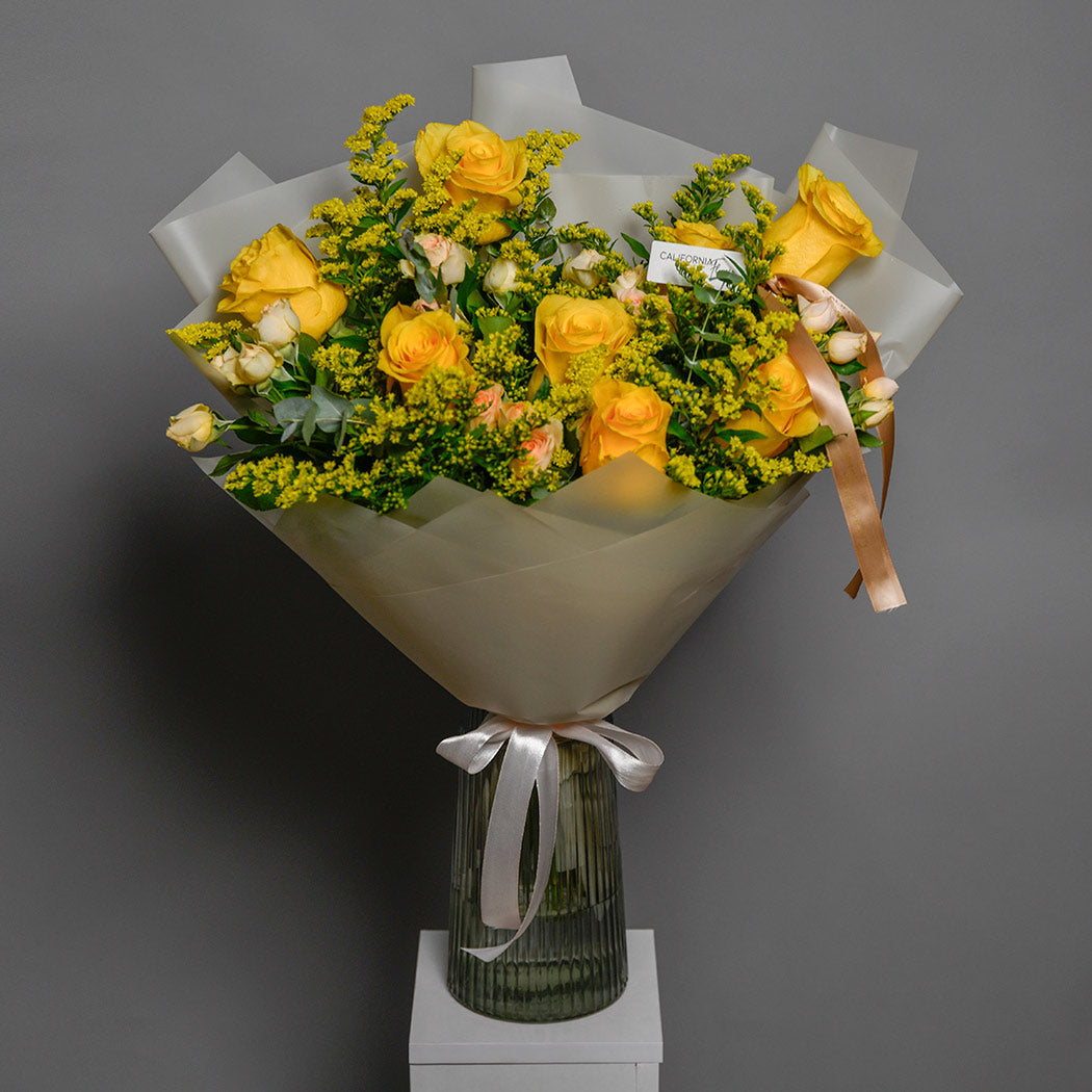 Buchet trandafiri galbeni si solidago, 5, Californiaflowers.ro