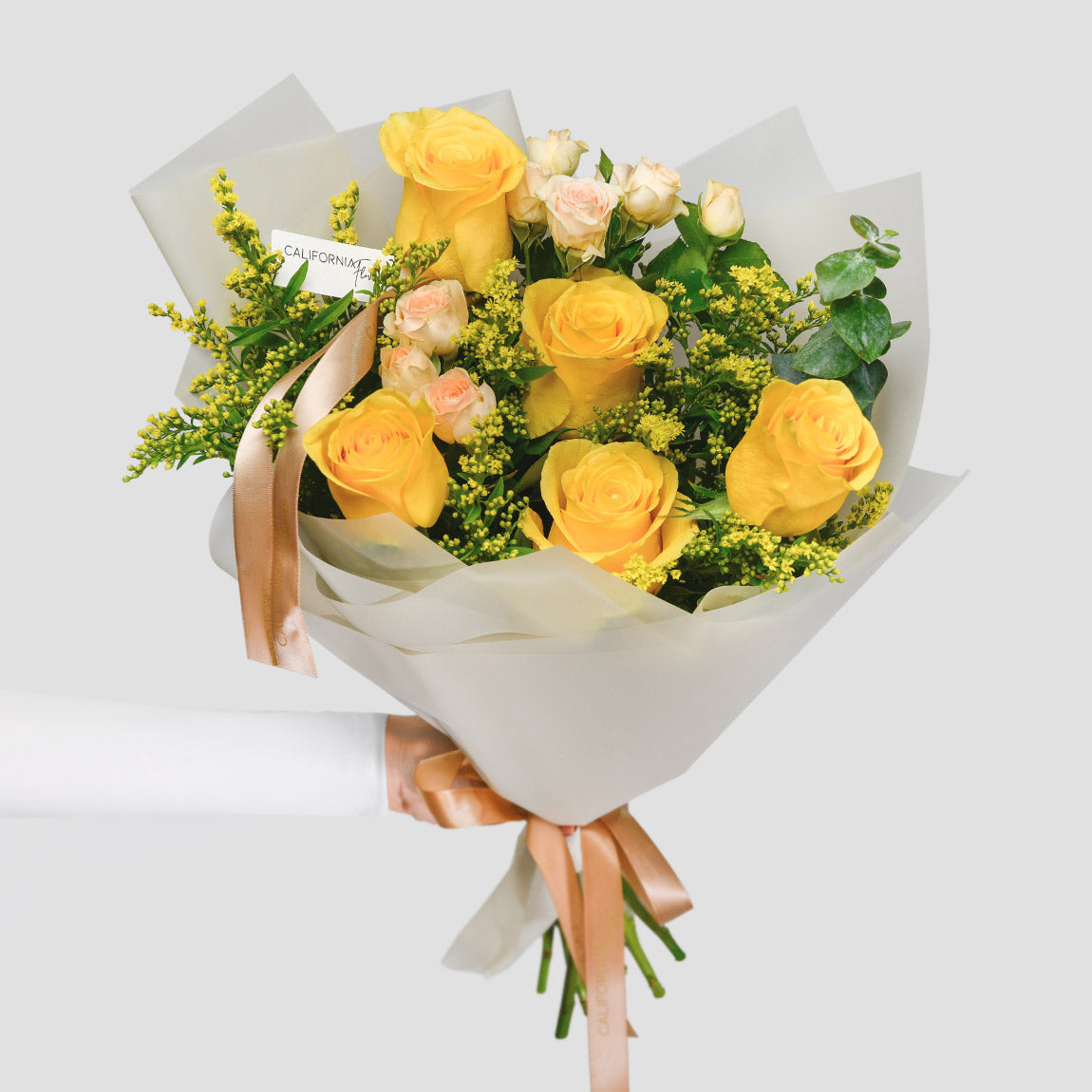 Buchet trandafiri galbeni si solidago, 8, Californiaflowers.ro