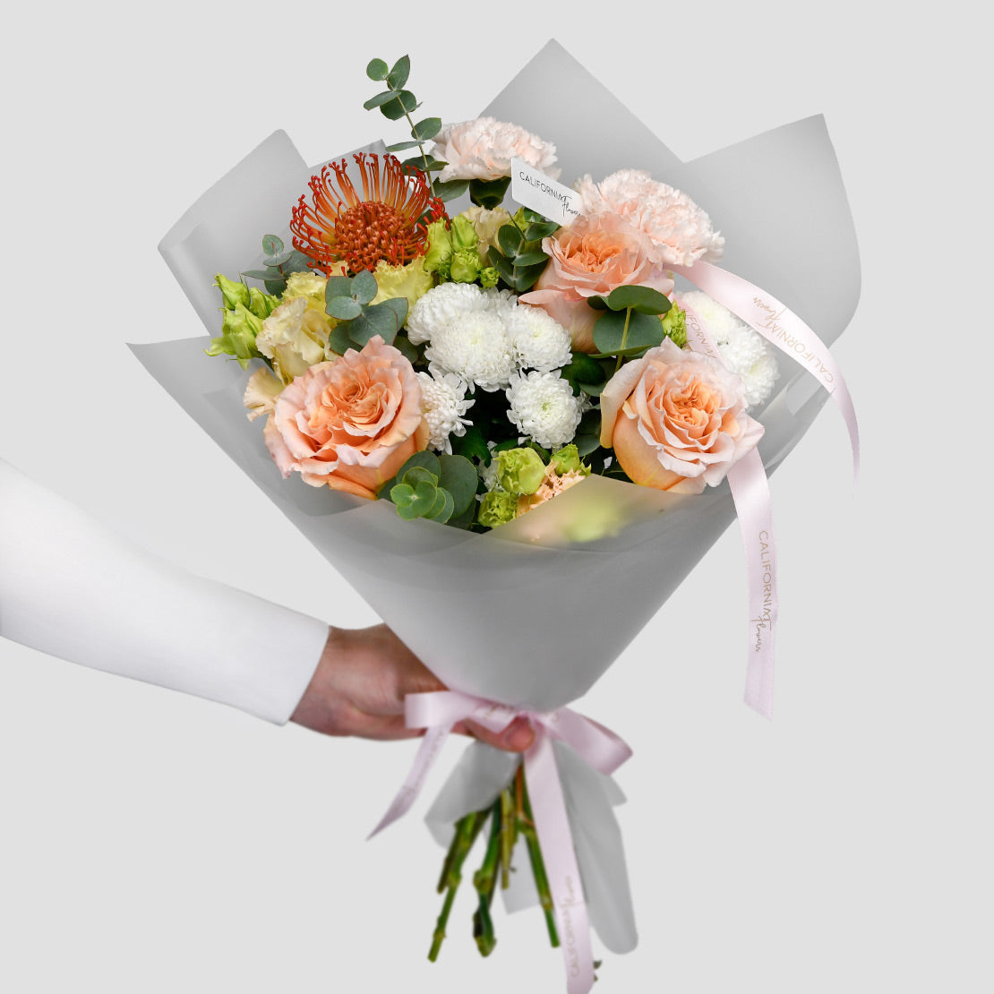 Buchet trandafiri peach, dianthus si santini, 3, Californiaflowers.ro