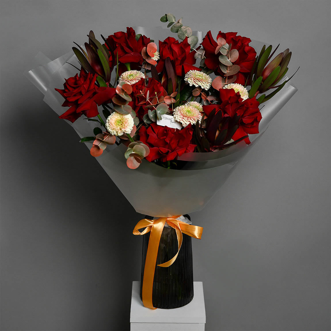 Buchet trandafiri rosii si gerbera crem, 7, Californiaflowers.ro