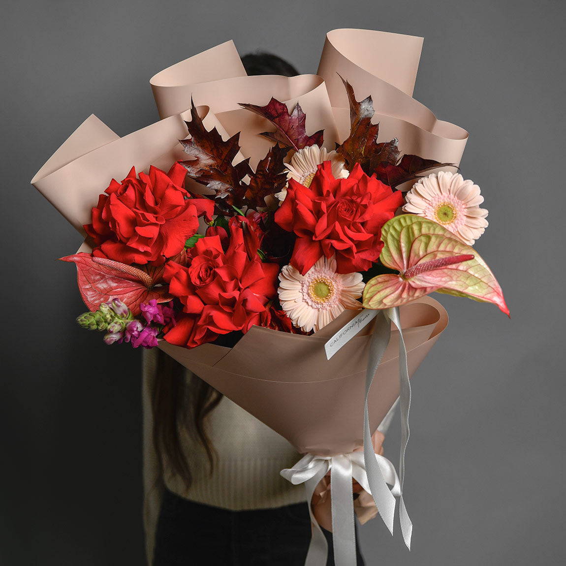 Buchet trandafiri rosii, gerbera si alstroemeria, 9, Californiaflowers.ro