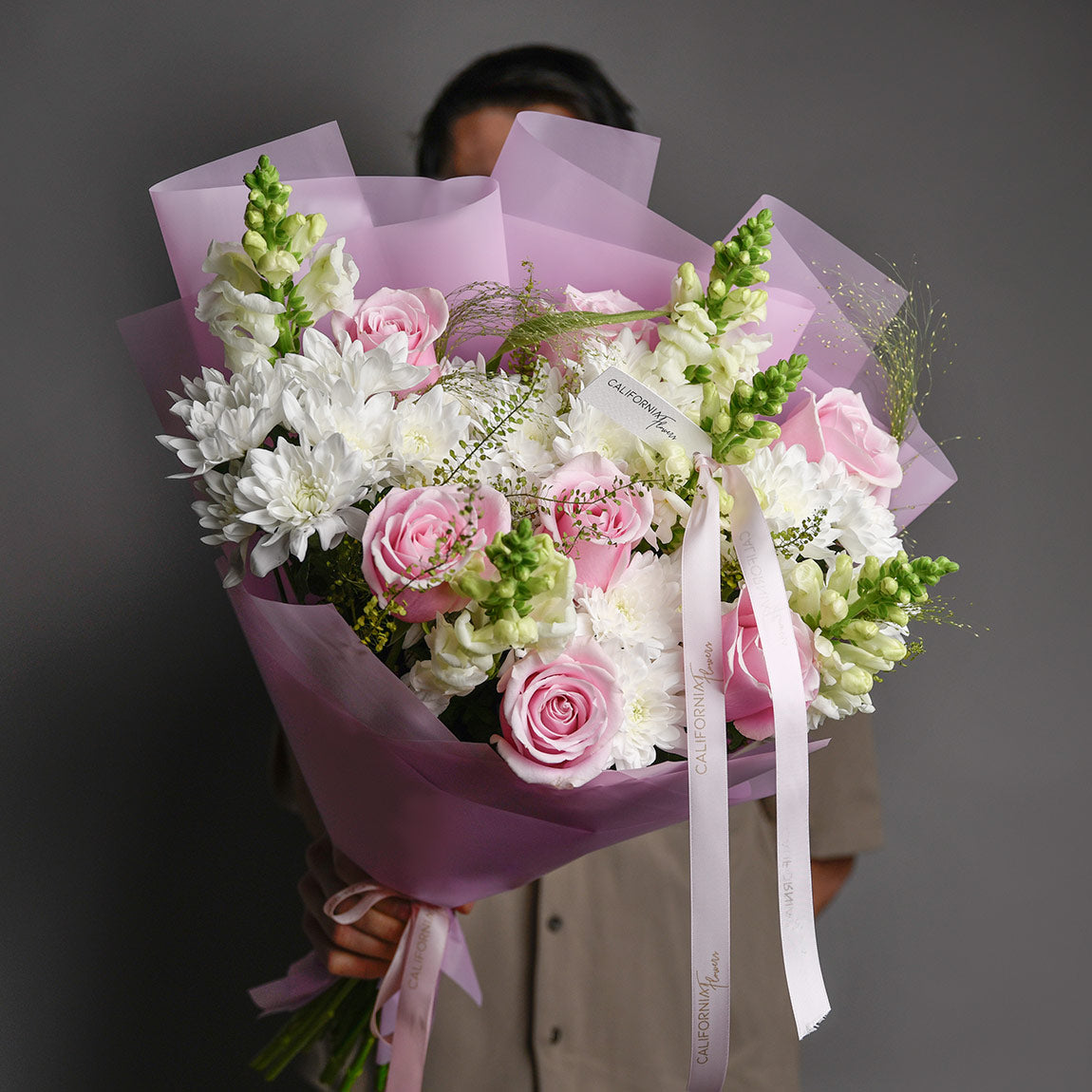 Buchet trandafiri si crizanteme albe, 4, Californiaflowers.ro