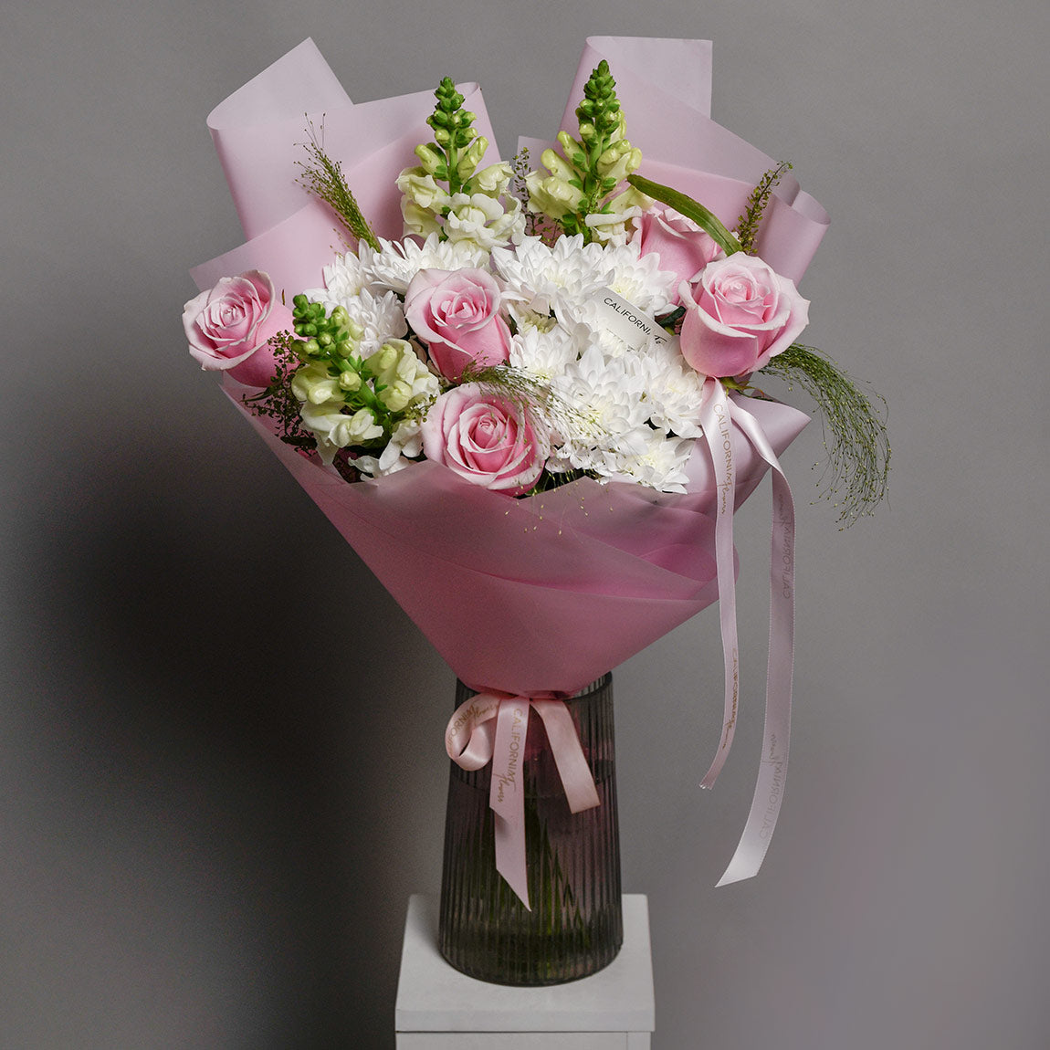 Buchet trandafiri si crizanteme albe, 8, Californiaflowers.ro