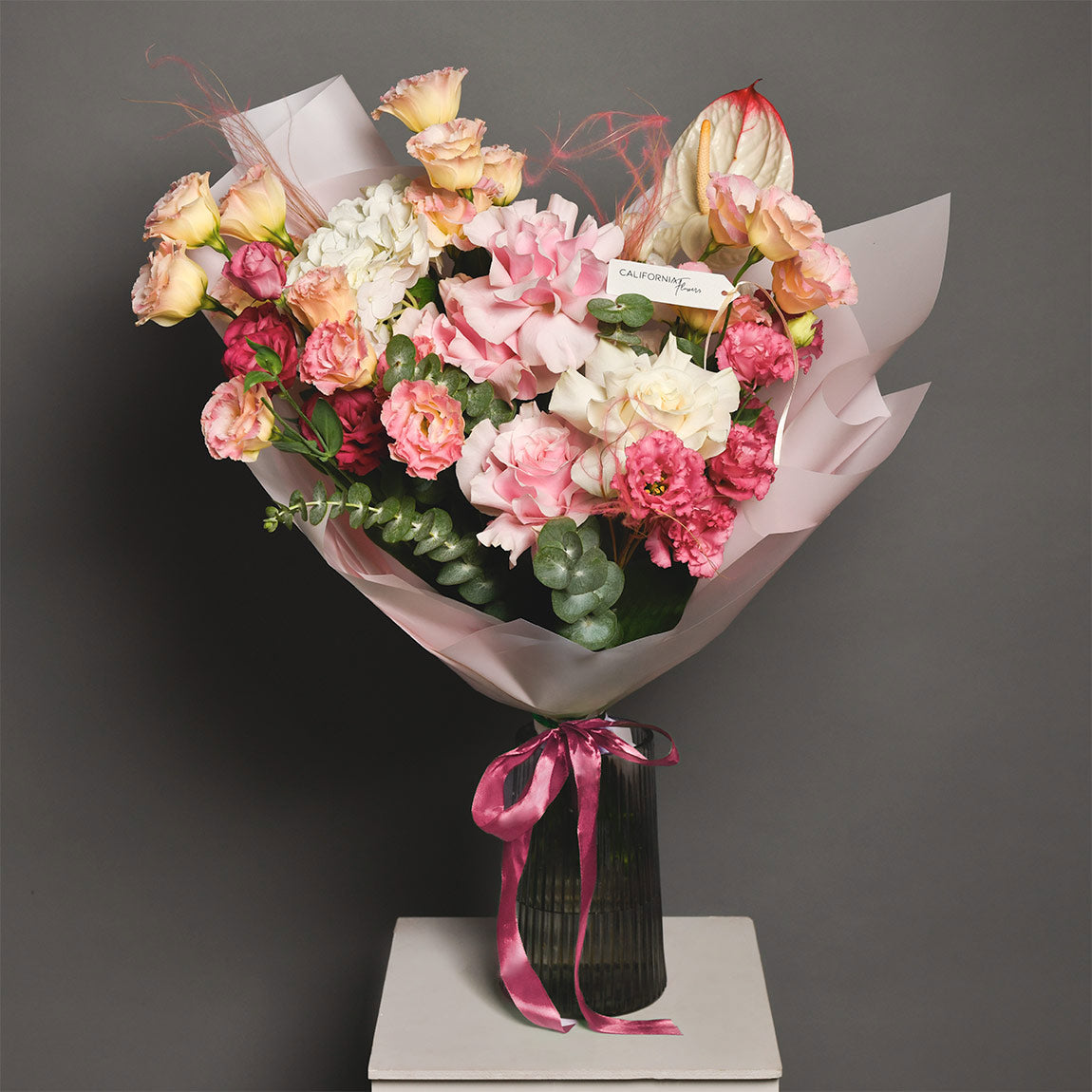 Buchet trandafiri speciali, anthurium si lisianthus, 3, Californiaflowers.ro