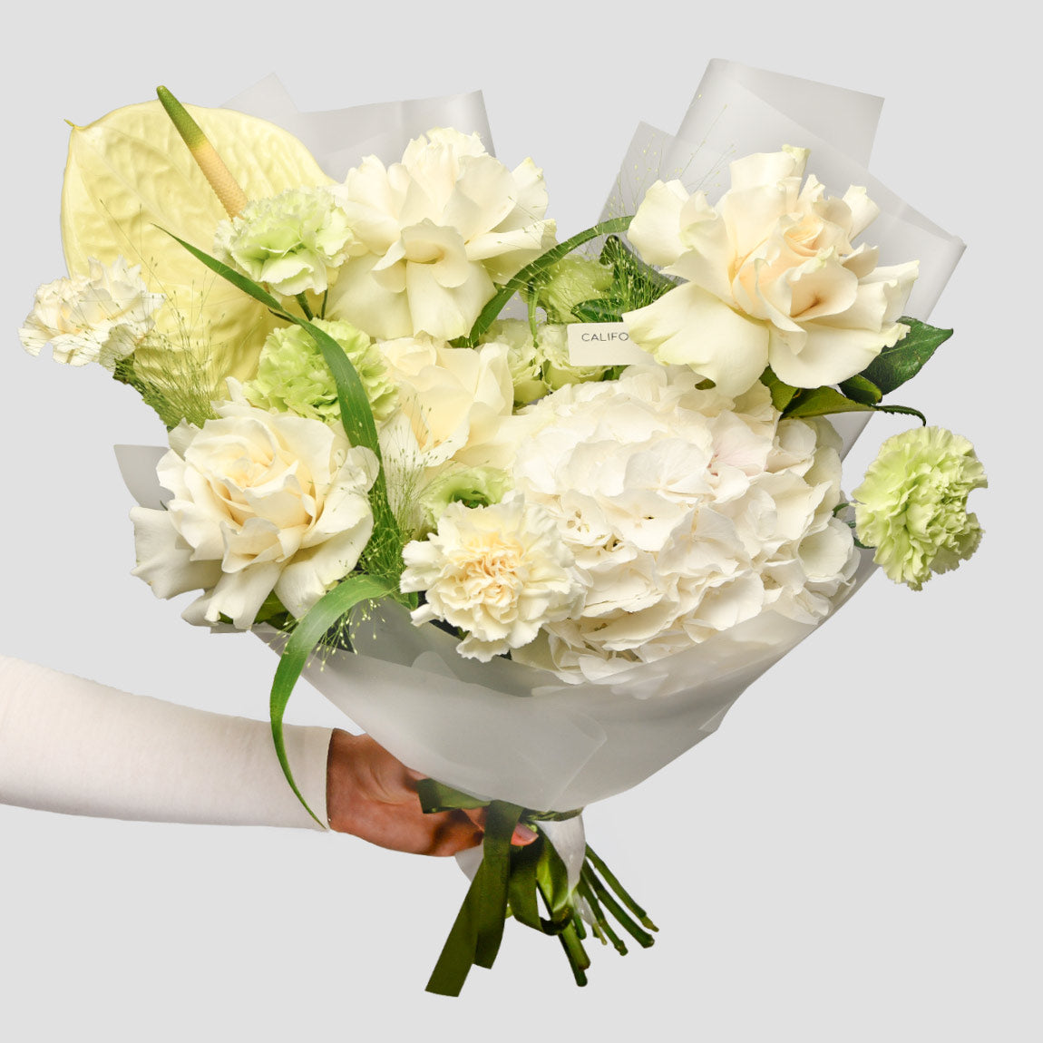 Buchete de flori - California Flowers, Buchet anthurium alb, hortensie si trandafiri, Californiaflowers.ro