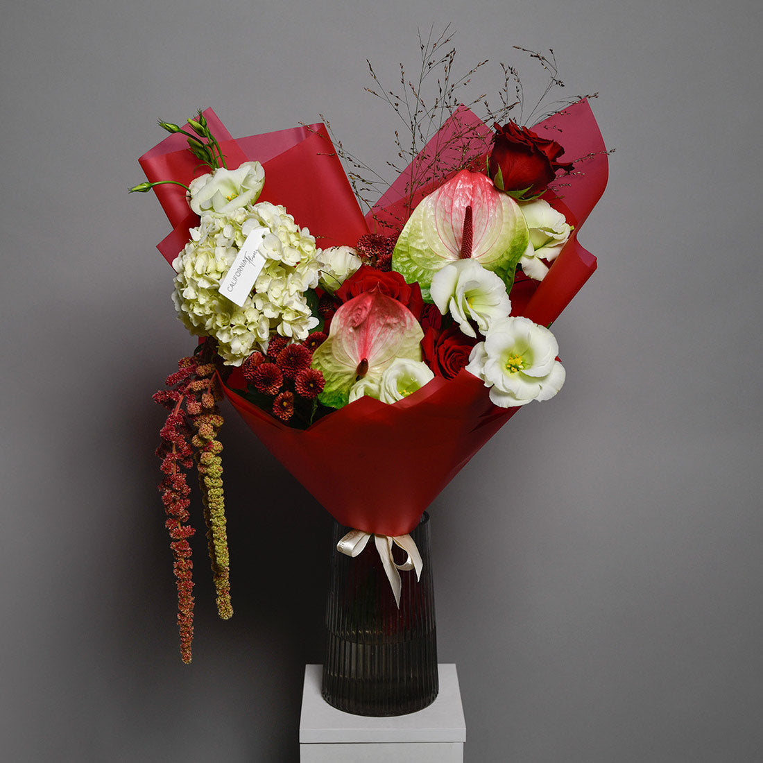 Buchet anthurium si trandafiri rosii, 3, Californiaflowers.ro