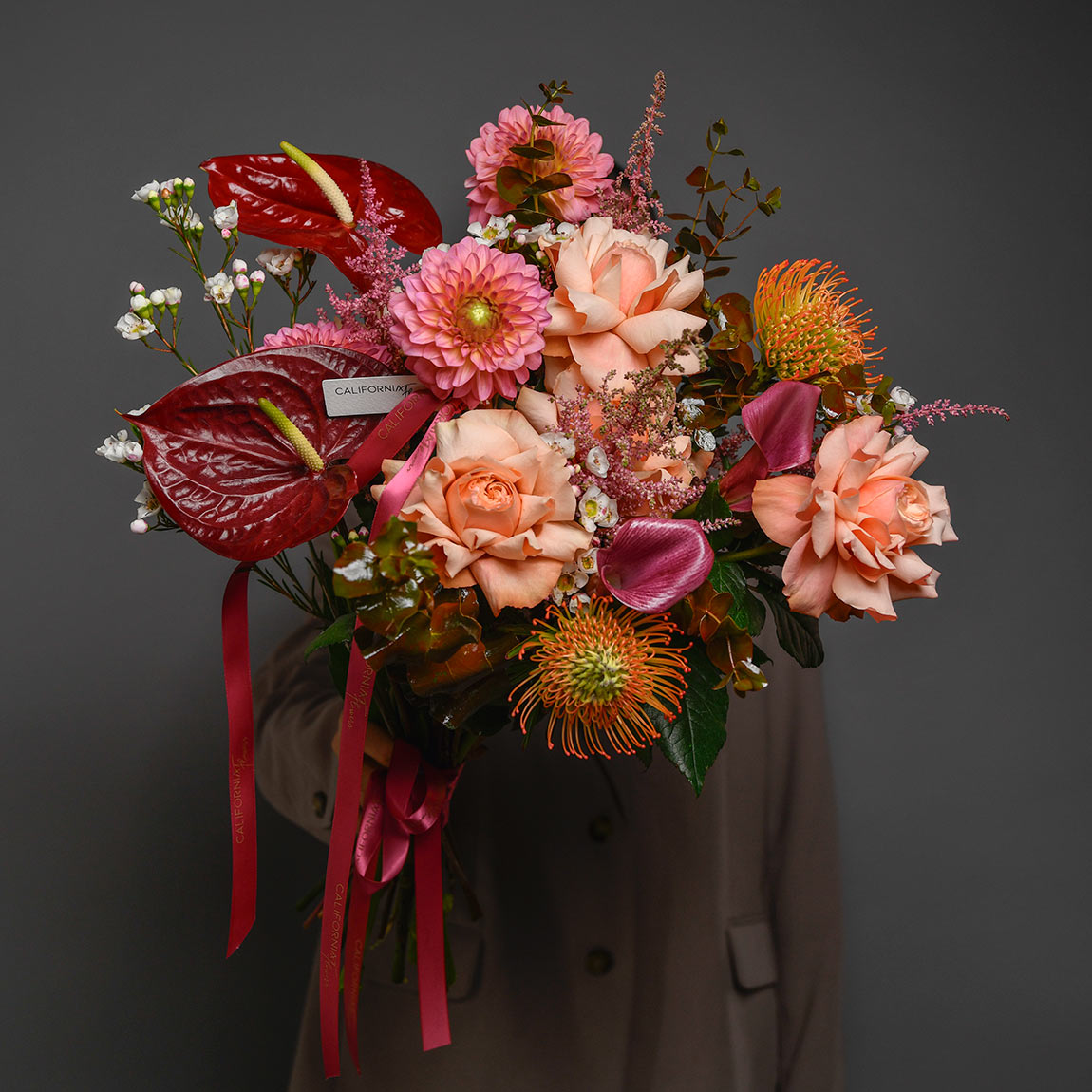 Colectia de toamna, Buchet anthurium, trandafiri si cale, Californiaflowers.ro