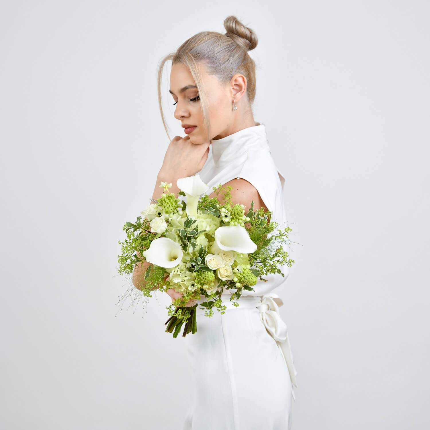 Buchet de mireasa cu cale si miniroze, 4, Californiaflowers.ro