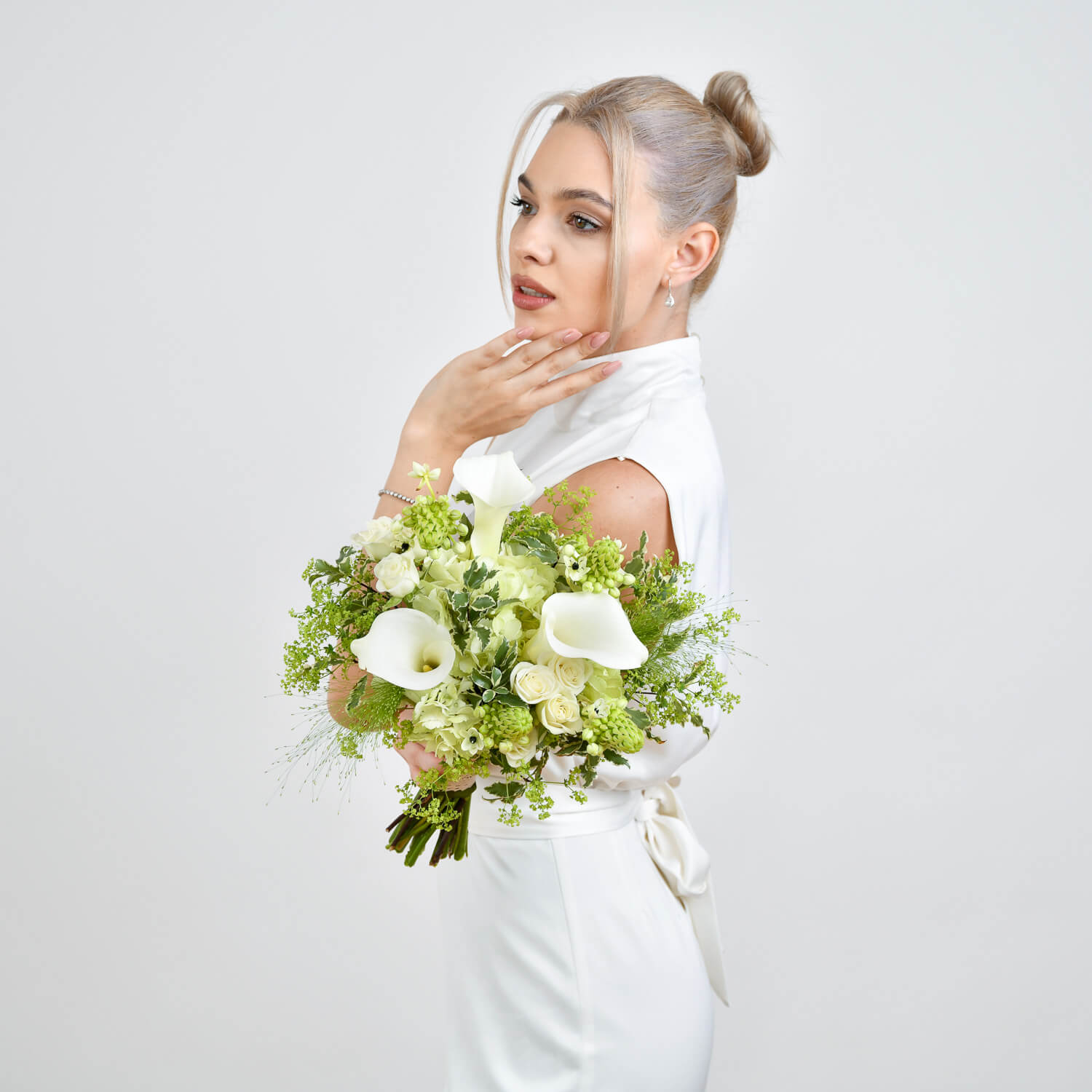 Buchet de mireasa cu cale si miniroze, 5, Californiaflowers.ro