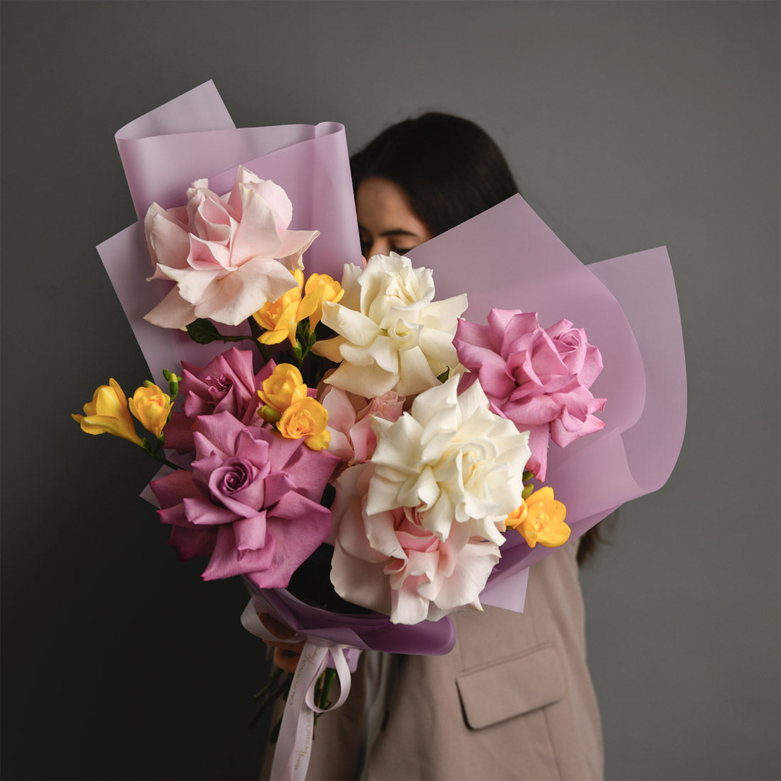 Premium Collection, Bouquet of yellow freesias and roses, Californiaflowers.ro