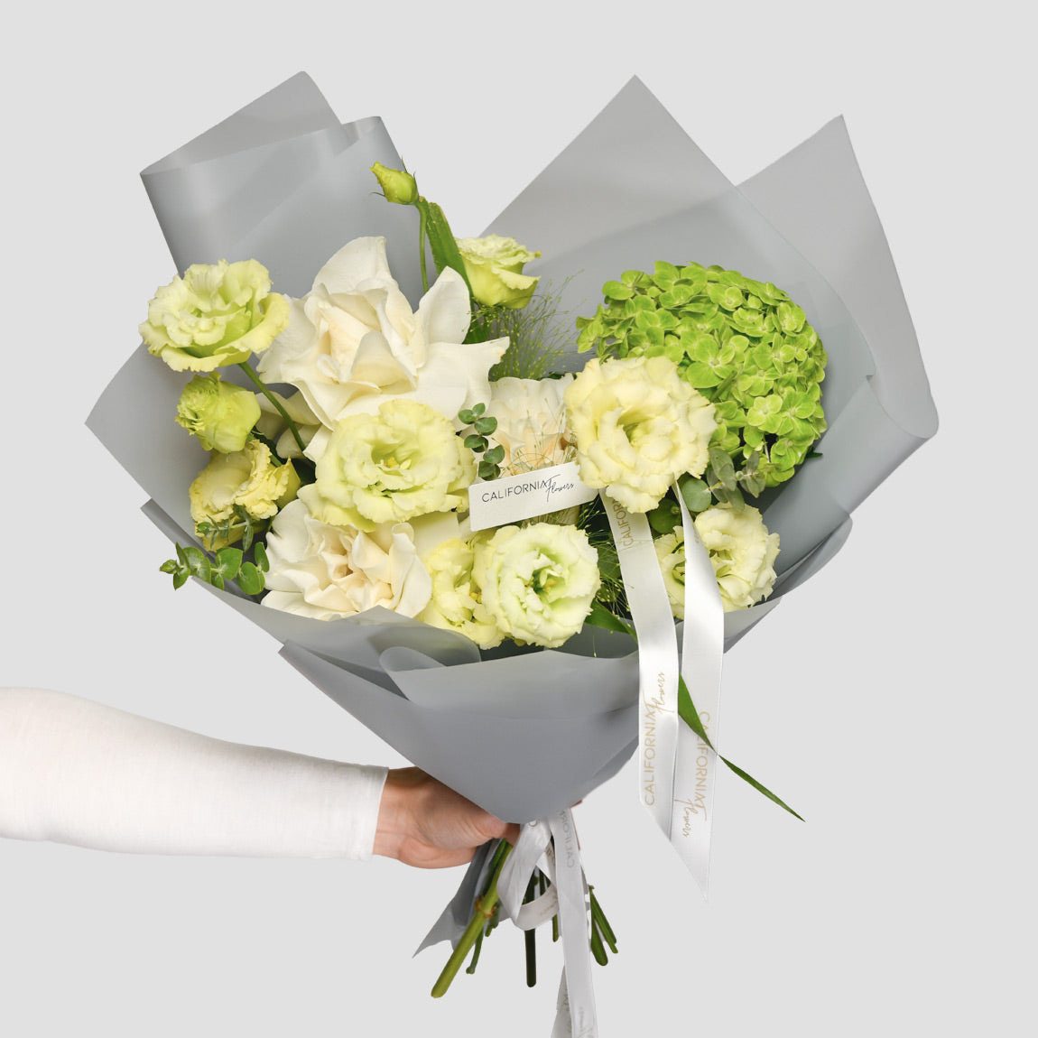 Flori de Valentine's Day - California Flowers, Buchet hortensie verde si lisianthus alb, Californiaflowers.ro