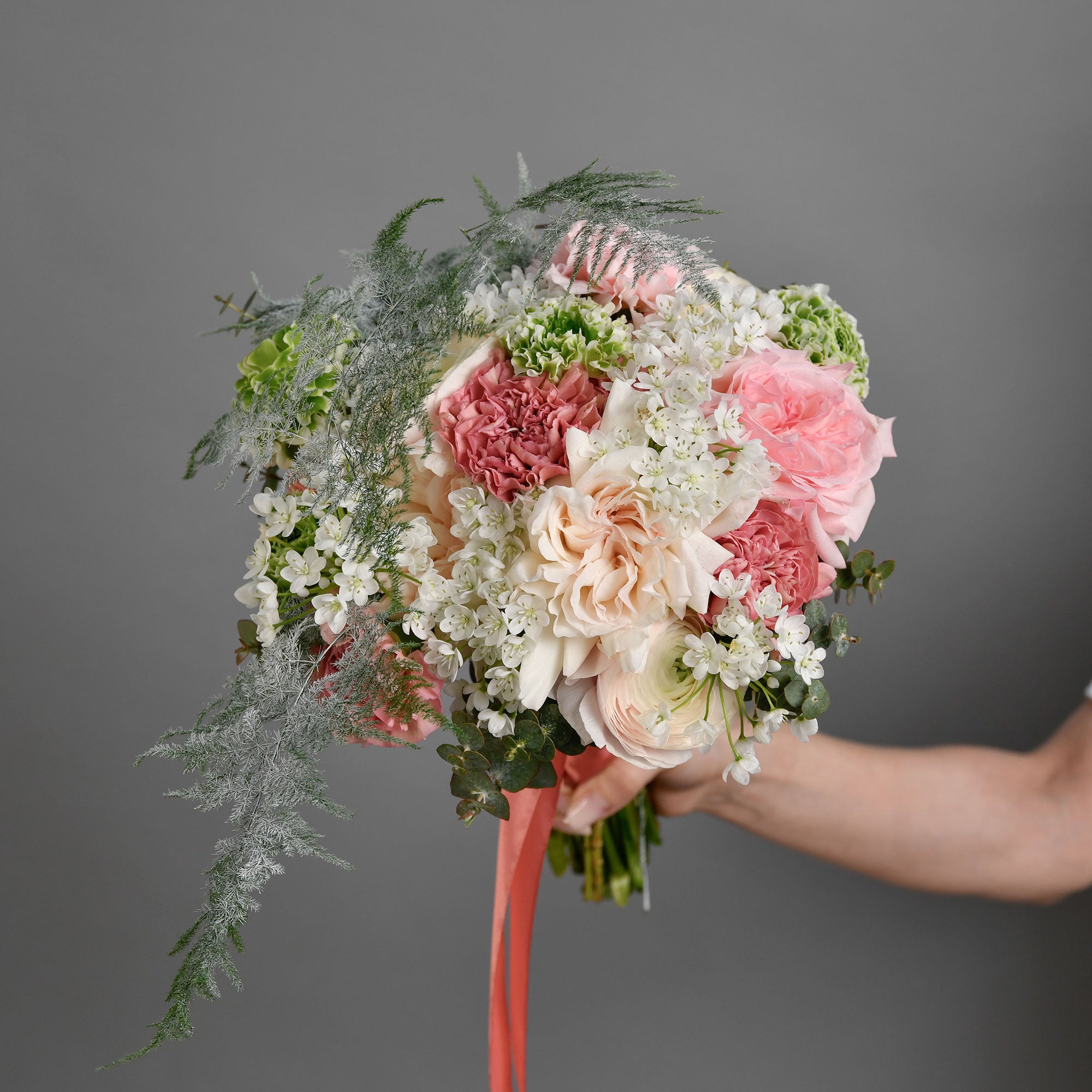 Buchet mireasa cu trandafiri si ranunculus, 4, Californiaflowers.ro