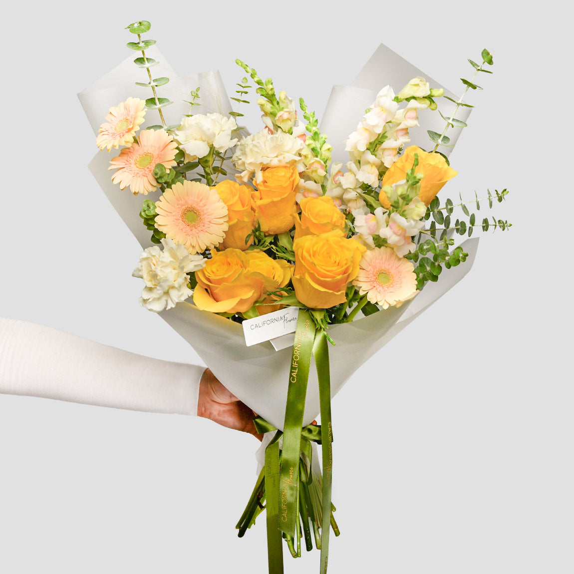 Flori pentru mama - California Flowers, Buchet trandafiri galbeni, gerbera si antirrhinum, Californiaflowers.ro