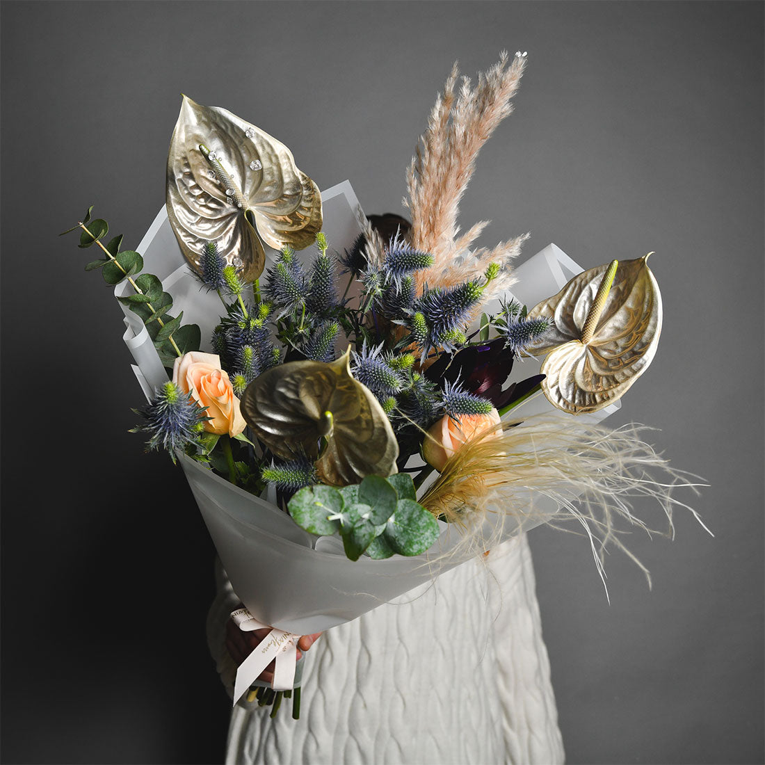 Buchet anthurium, eryngium si leucadendron, 4