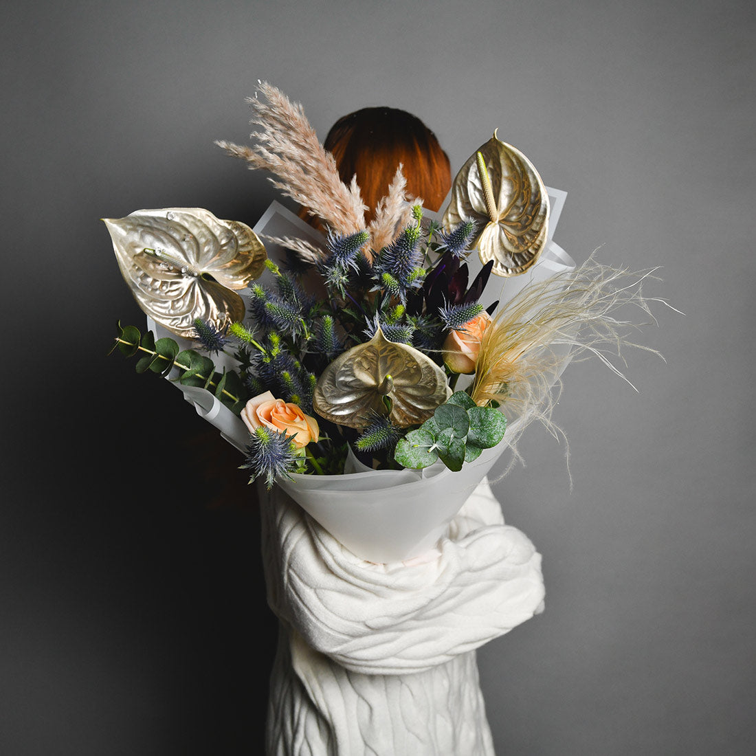 Buchet anthurium, eryngium si leucadendron, 1