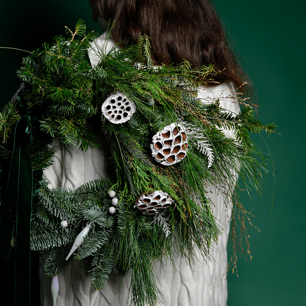 Florarie online - California Flowers ✅, Coronita de Craciun cu decoratiuni uscate, Californiaflowers.ro