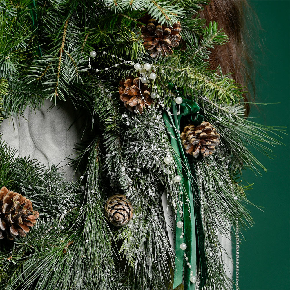 Florarie online - California Flowers ✅, Coronita de Craciun cu perle, Californiaflowers.ro