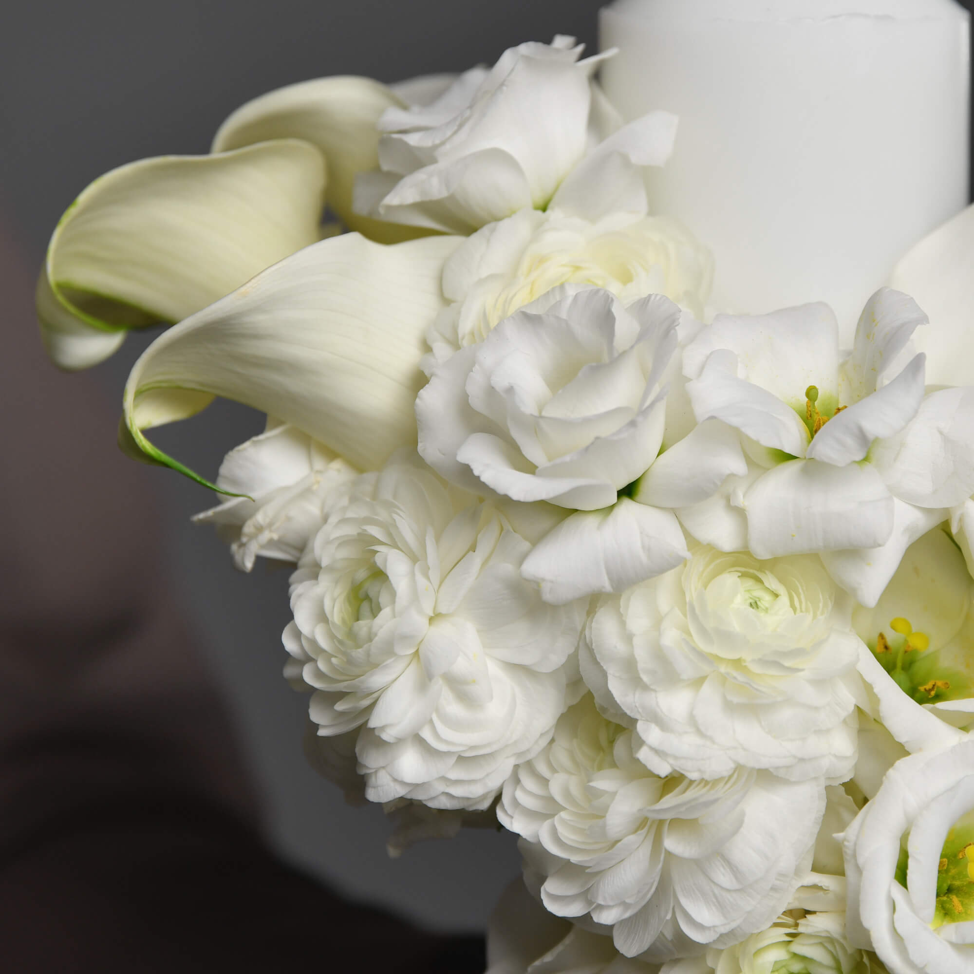 Lumanari de cununie cu cale si lisianthus alb, 5, Californiaflowers.ro