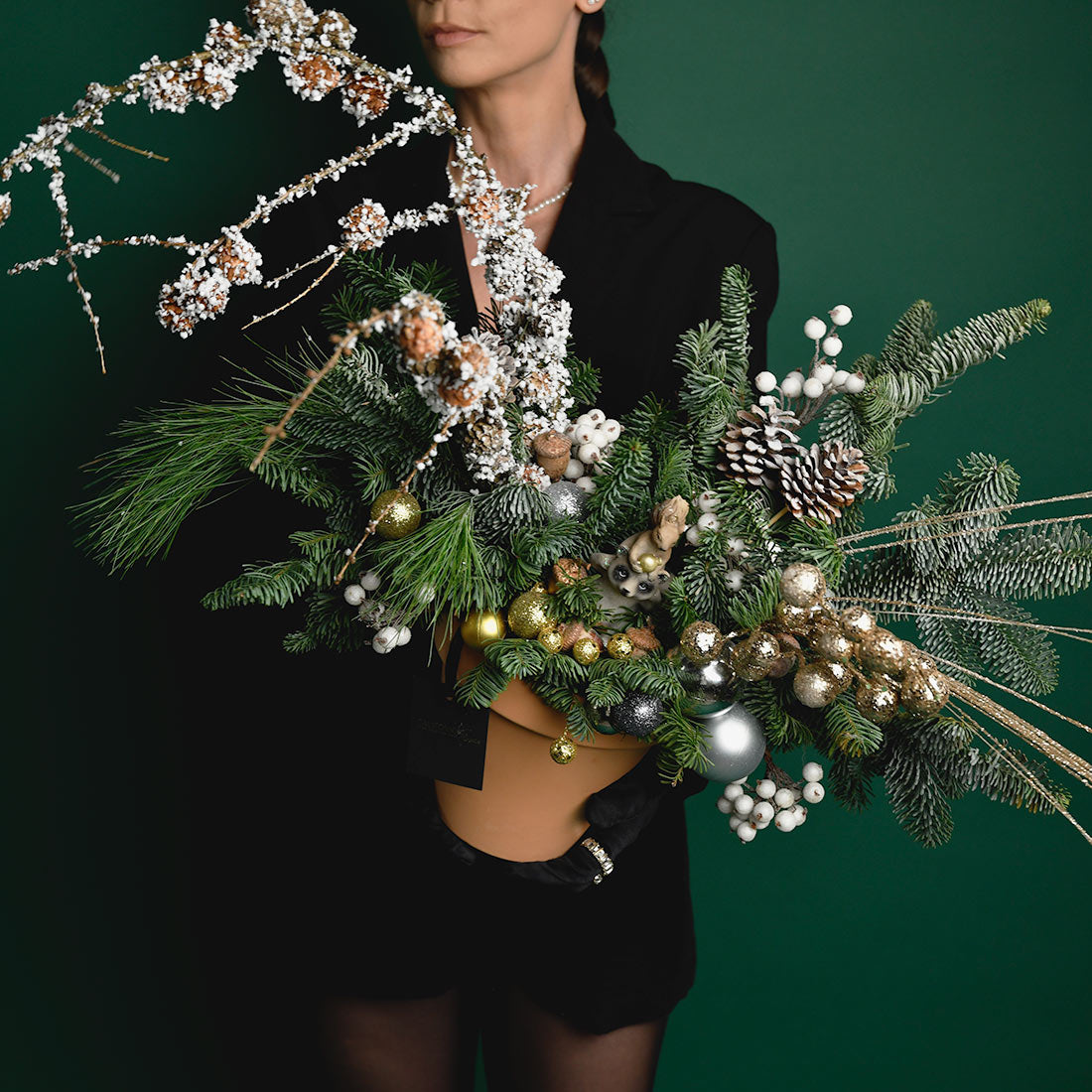 Flower delivery Bucharest - California Flowers, Golden and silver arrangement with Christmas tree and decorations, Californiaflowers.ro