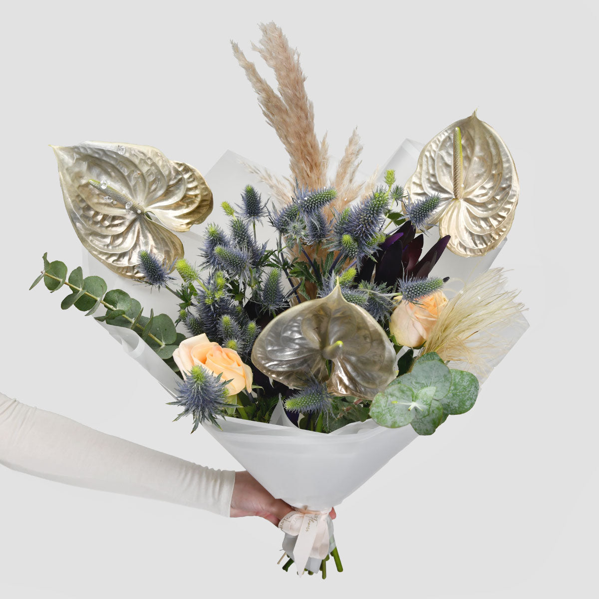 Buchet anthurium, eryngium si leucadendron, 2