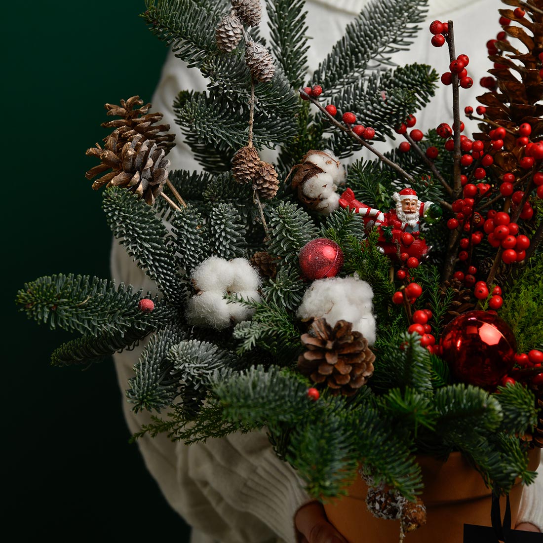 Christmas arrangement with ilex, fir tree and decorations, 4, Californiaflowers.ro