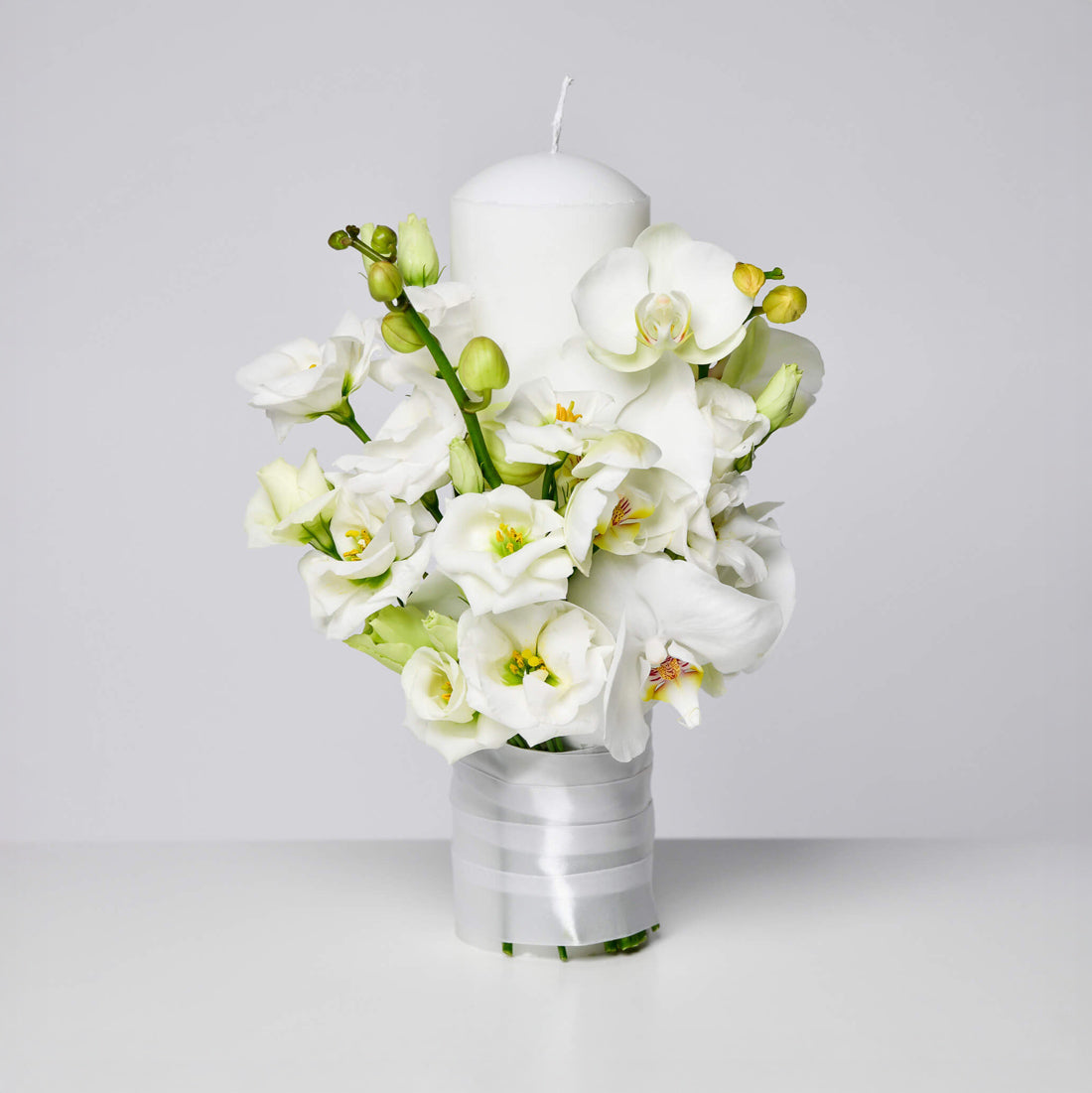 Lumanari nunta flori naturale - California Flowers, Lumanari de cununie cu phalaenopsis si lisianthus alb, Californiaflowers.ro
