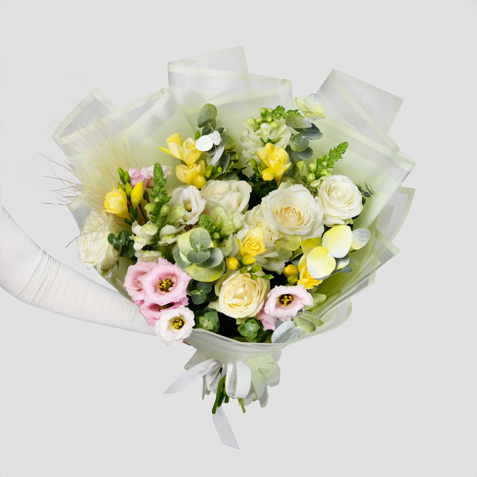 Buchet lisianthus roz, trandafiri si frezii, 1